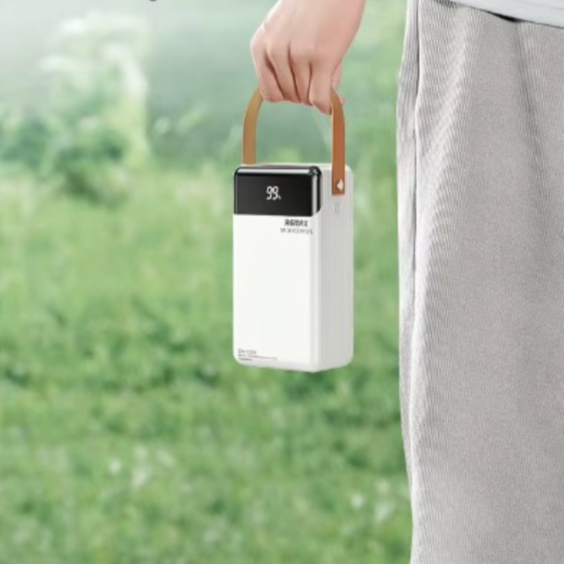 Remax Lesu 2 60000 mAh – Výkonná powerbanka s rychlým nabíjením, kabely a LED svítilnou
